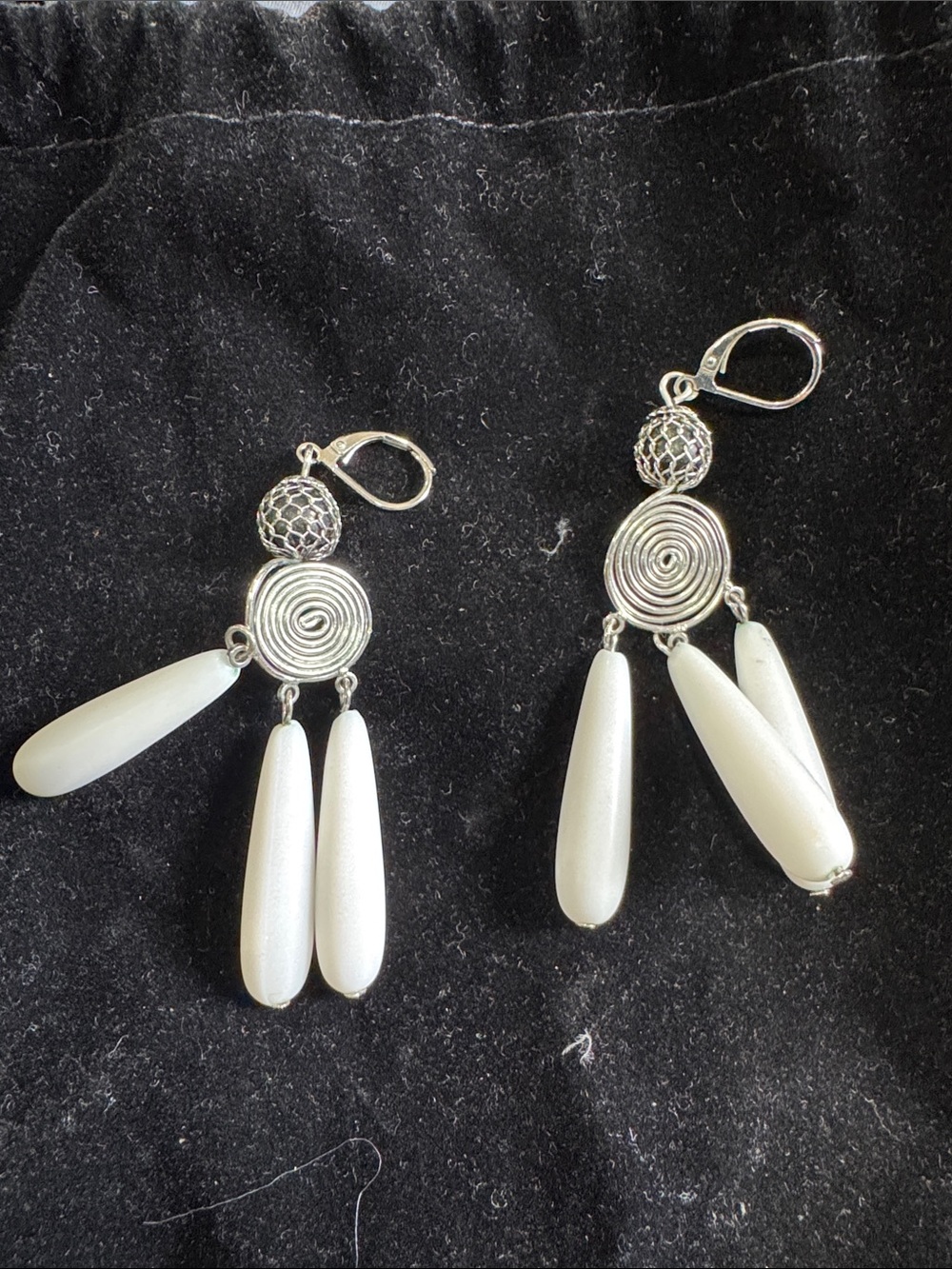 Elegant White Drop Dangle Earrings - Unbranded